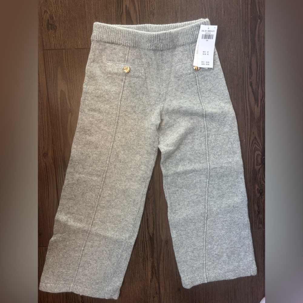 NWT Abercrombie girls size 5/6Gray Knit Jogger Pants